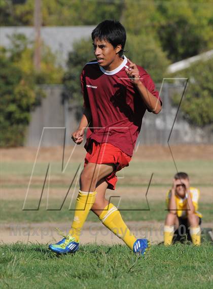 Thumbnail 3 in Golden Sierra @ Encina Prep photogallery.