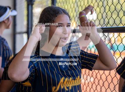 Thumbnail 1 in Silver Creek @ Milpitas photogallery.