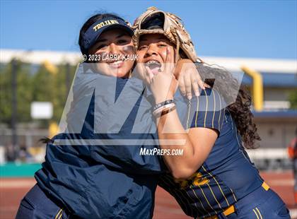 Thumbnail 1 in Silver Creek @ Milpitas photogallery.