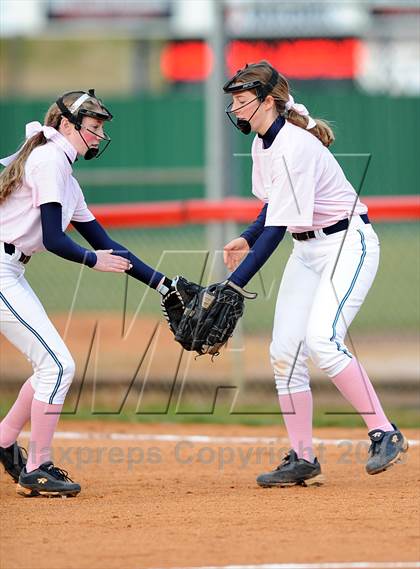 Thumbnail 3 in Bob Jones vs. James Clemens photogallery.