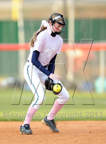Thumbnail 3 in Bob Jones vs. James Clemens photogallery.