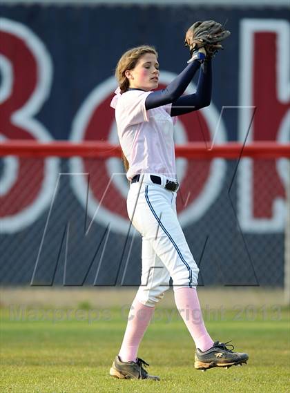 Thumbnail 3 in Bob Jones vs. James Clemens photogallery.