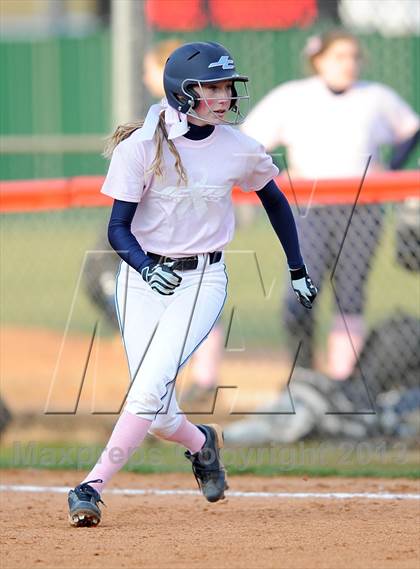 Thumbnail 3 in Bob Jones vs. James Clemens photogallery.