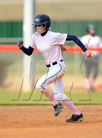 Thumbnail 1 in Bob Jones vs. James Clemens photogallery.