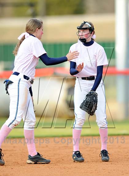 Thumbnail 3 in Bob Jones vs. James Clemens photogallery.