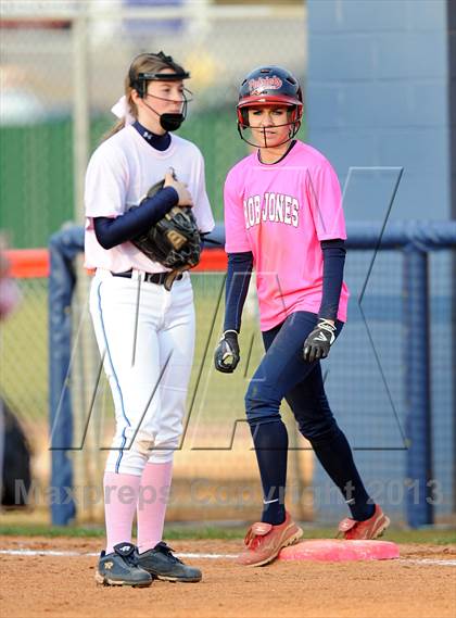 Thumbnail 1 in Bob Jones vs. James Clemens photogallery.