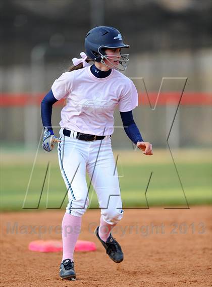 Thumbnail 3 in Bob Jones vs. James Clemens photogallery.