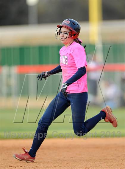 Thumbnail 3 in Bob Jones vs. James Clemens photogallery.