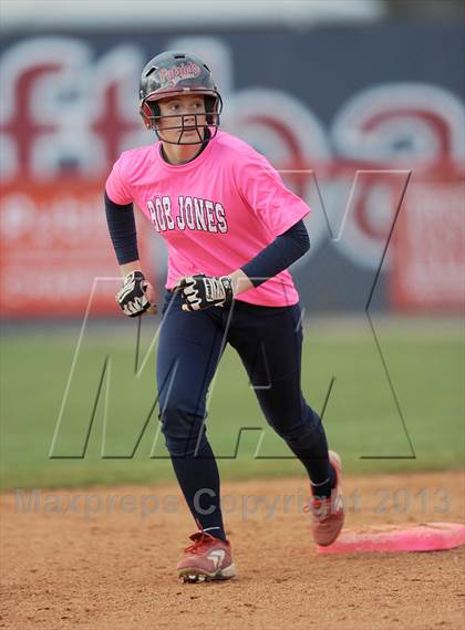 Thumbnail 3 in Bob Jones vs. James Clemens photogallery.