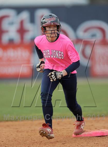 Thumbnail 2 in Bob Jones vs. James Clemens photogallery.