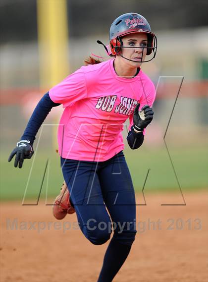 Thumbnail 3 in Bob Jones vs. James Clemens photogallery.