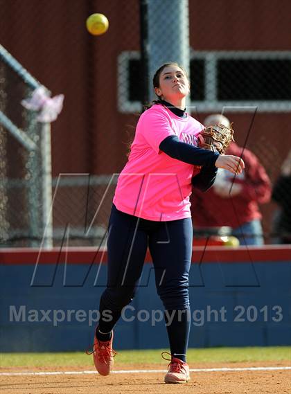 Thumbnail 1 in Bob Jones vs. James Clemens photogallery.