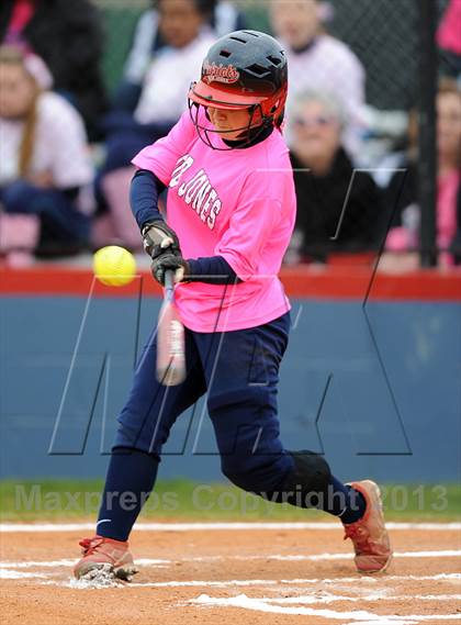 Thumbnail 2 in Bob Jones vs. James Clemens photogallery.