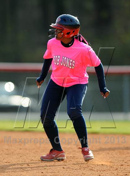 Thumbnail 3 in Bob Jones vs. James Clemens photogallery.