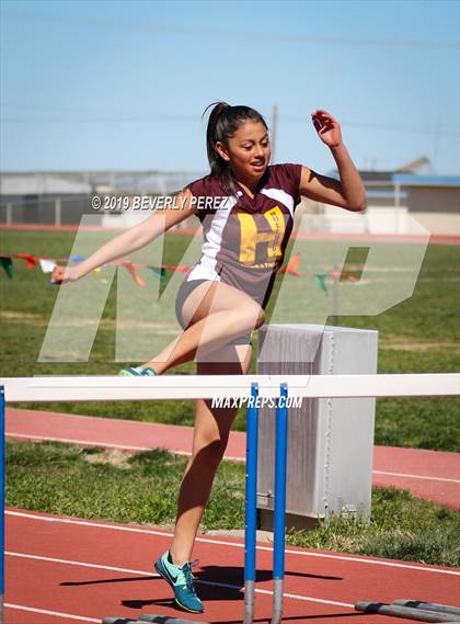 Thumbnail 3 in Highland vs Littlerock vs Eastside (Hurdles, Long Jump and 400m) photogallery.