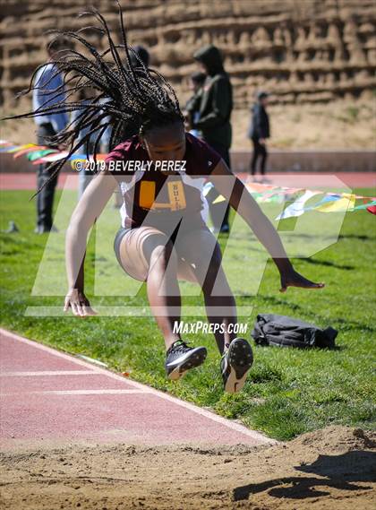Thumbnail 2 in Highland vs Littlerock vs Eastside (Hurdles, Long Jump and 400m) photogallery.