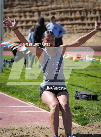 Thumbnail 3 in Highland vs Littlerock vs Eastside (Hurdles, Long Jump and 400m) photogallery.