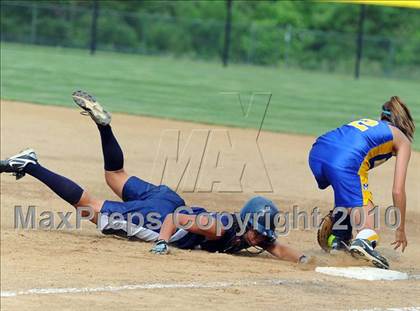 Thumbnail 3 in Muhlenberg vs West York (AAA Quarterfinals) photogallery.