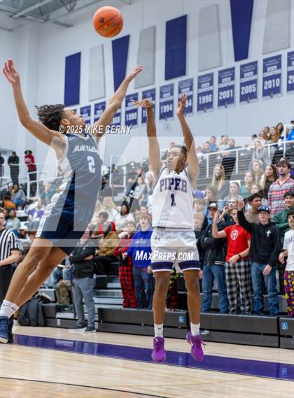 Thumbnail 1 in Mill Valley vs Piper (810 Varsity Showcase #39) photogallery.