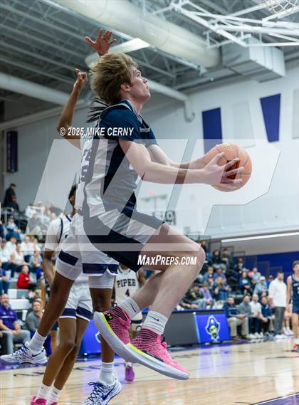 Thumbnail 1 in Mill Valley vs Piper (810 Varsity Showcase #39) photogallery.
