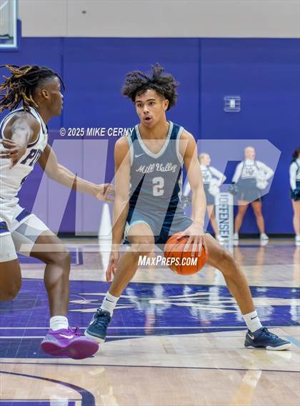 Thumbnail 2 in Mill Valley vs Piper (810 Varsity Showcase #39) photogallery.