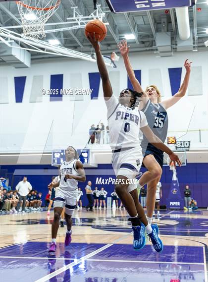 Thumbnail 2 in Mill Valley vs Piper (810 Varsity Showcase #39) photogallery.