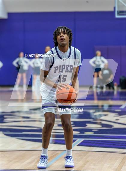 Thumbnail 3 in Mill Valley vs Piper (810 Varsity Showcase #39) photogallery.