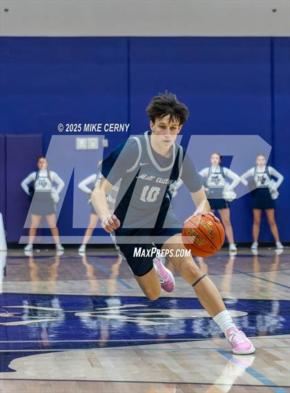 Thumbnail 2 in Mill Valley vs Piper (810 Varsity Showcase #39) photogallery.