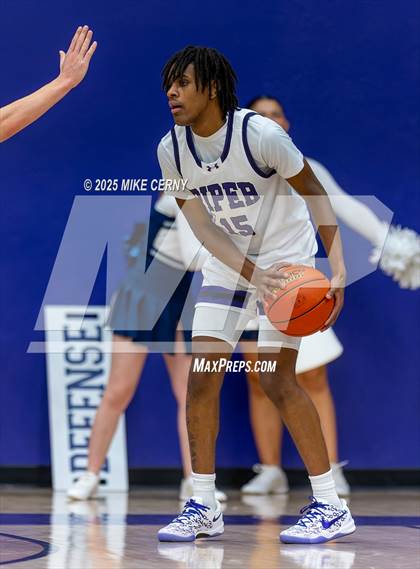 Thumbnail 3 in Mill Valley vs Piper (810 Varsity Showcase #39) photogallery.