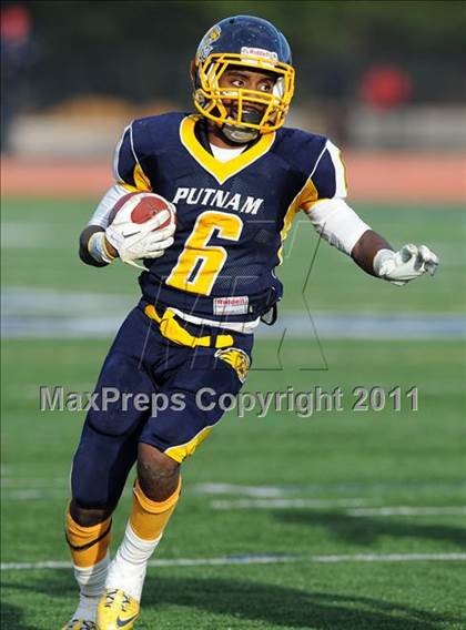 Thumbnail 3 in Springfield Commerce vs. Putnam Tech (MIAA Division 2 West Final) photogallery.