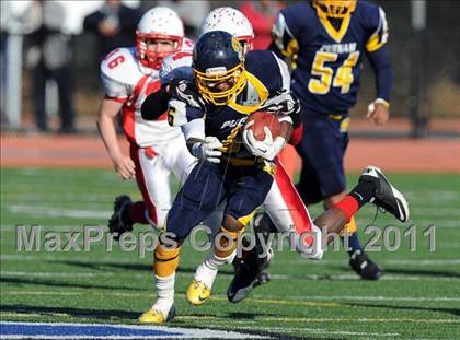 Thumbnail 2 in Springfield Commerce vs. Putnam Tech (MIAA Division 2 West Final) photogallery.