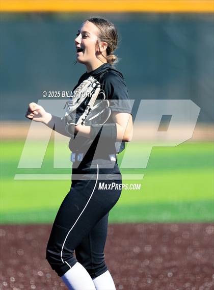 Thumbnail 2 in Canton vs Grand Saline photogallery.