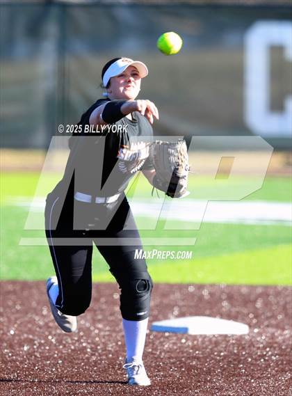 Thumbnail 2 in Canton vs Grand Saline photogallery.