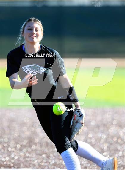 Thumbnail 1 in Canton vs Grand Saline photogallery.