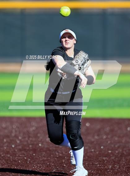 Thumbnail 1 in Canton vs Grand Saline photogallery.
