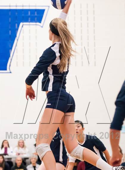 Thumbnail 3 in Legend vs. Rocky Mountain photogallery.