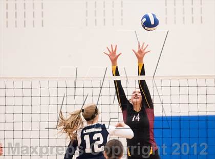 Thumbnail 3 in Legend vs. Rocky Mountain photogallery.