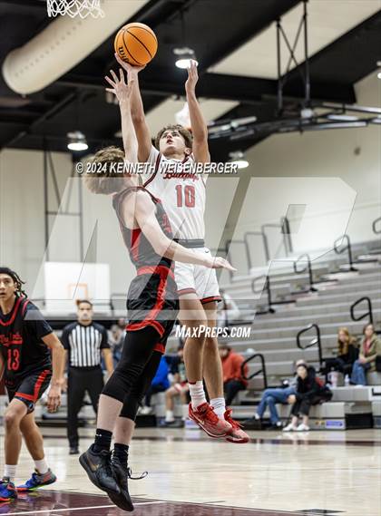 Thumbnail 2 in North vs. Hanford photogallery.
