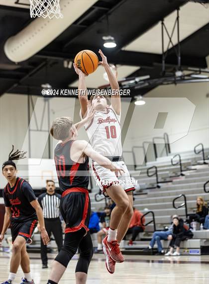 Thumbnail 3 in North vs. Hanford photogallery.