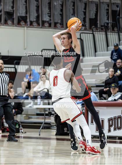 Thumbnail 2 in North vs. Hanford photogallery.