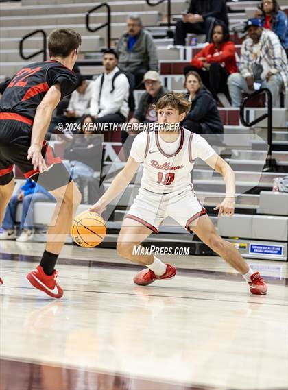 Thumbnail 3 in North vs. Hanford photogallery.