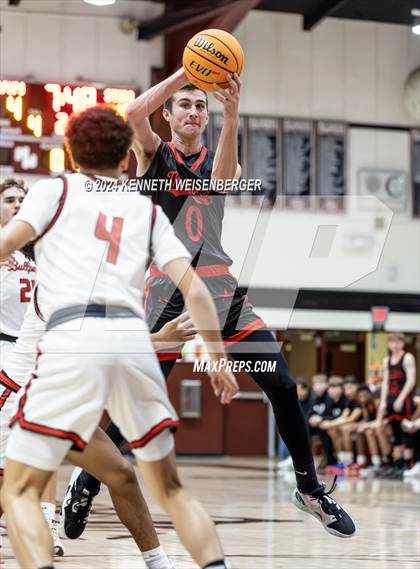 Thumbnail 3 in North vs. Hanford photogallery.