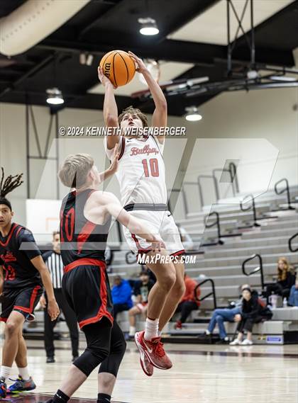 Thumbnail 1 in North vs. Hanford photogallery.