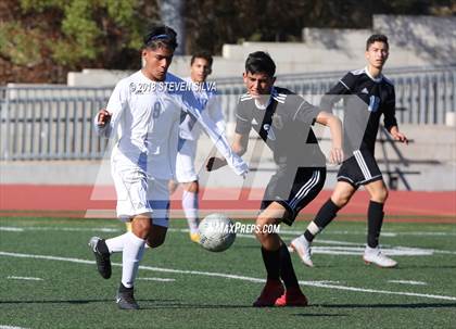 Thumbnail 2 in San Diego vs. San Ysidro (San Diego Holiday Tournament) photogallery.