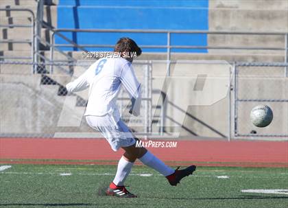 Thumbnail 2 in San Diego vs. San Ysidro (San Diego Holiday Tournament) photogallery.