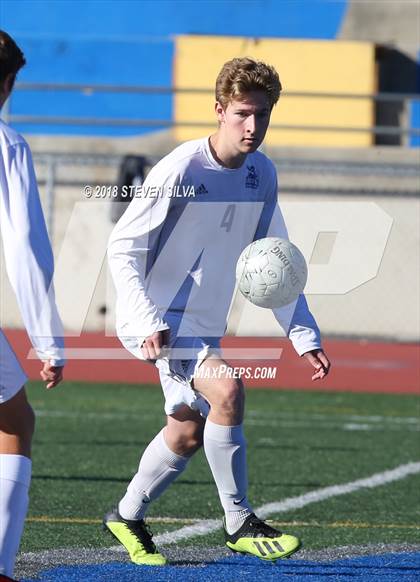 Thumbnail 2 in San Diego vs. San Ysidro (San Diego Holiday Tournament) photogallery.