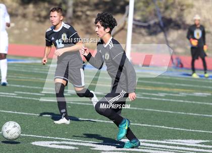 Thumbnail 2 in San Diego vs. San Ysidro (San Diego Holiday Tournament) photogallery.