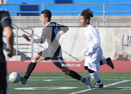 Thumbnail 2 in San Diego vs. San Ysidro (San Diego Holiday Tournament) photogallery.