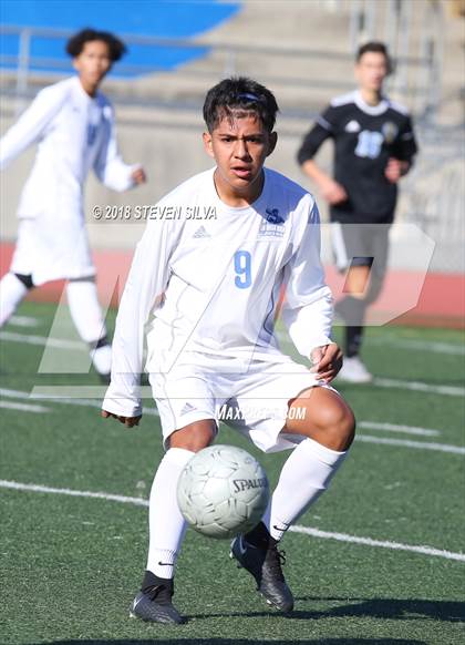 Thumbnail 1 in San Diego vs. San Ysidro (San Diego Holiday Tournament) photogallery.