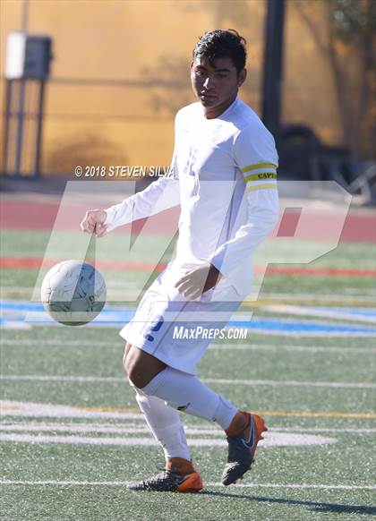 Thumbnail 3 in San Diego vs. San Ysidro (San Diego Holiday Tournament) photogallery.